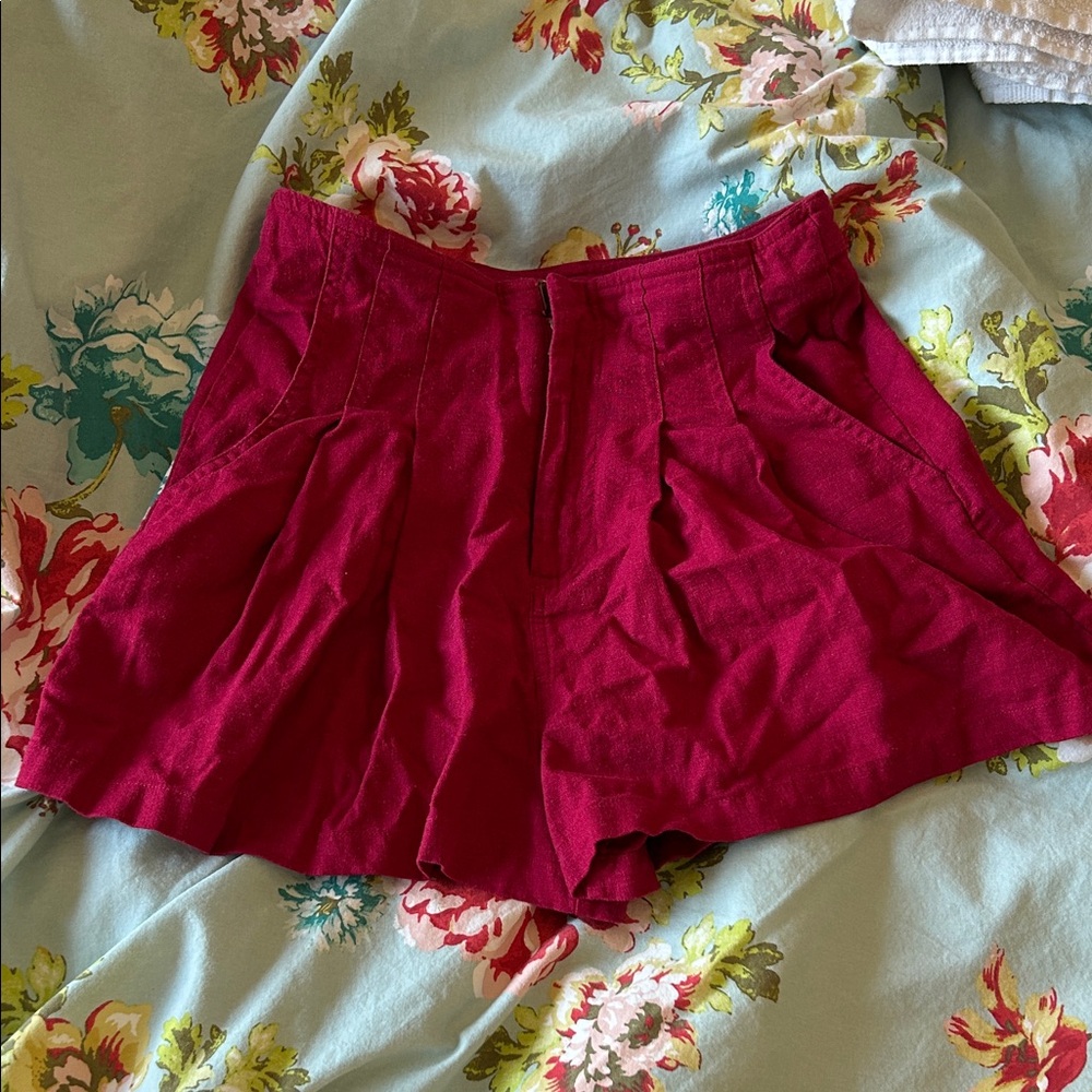 Urban Outfitters High Waisted Pleated Shorts - sz 0